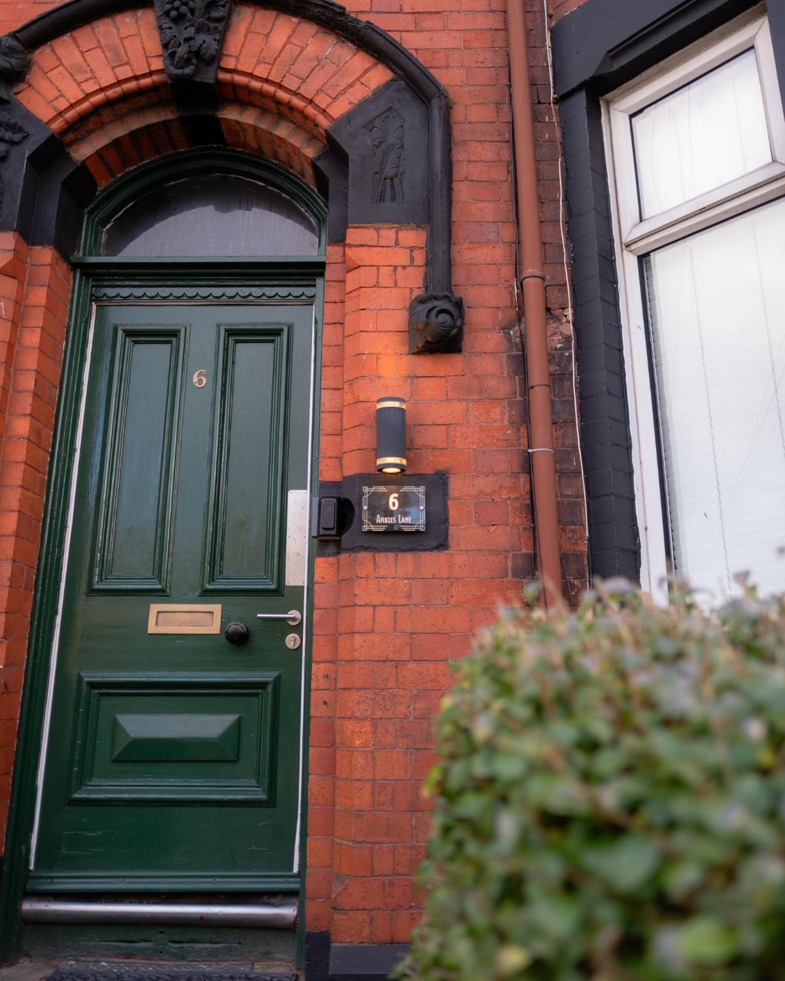 Entire Modern House Liverpool, 6 Bedrooms Exterior photo